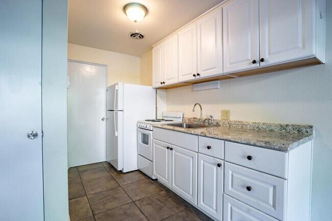Building Photo - 1 bedroom in Seattle WA 98102