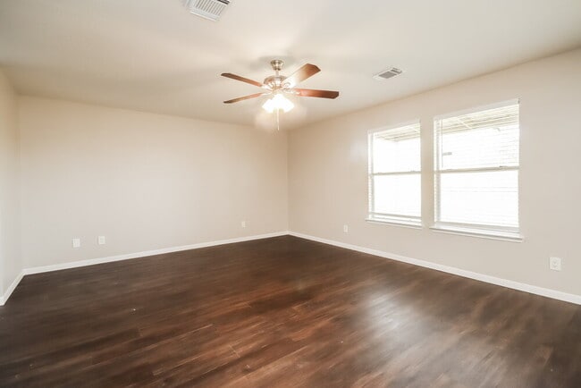 Foto del edificio - 24114 Lazy Kay Ln