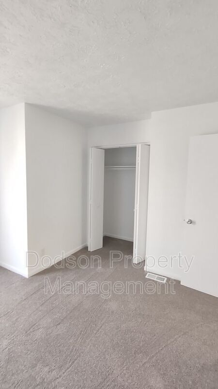 Building Photo - 4055 Midlands Rd