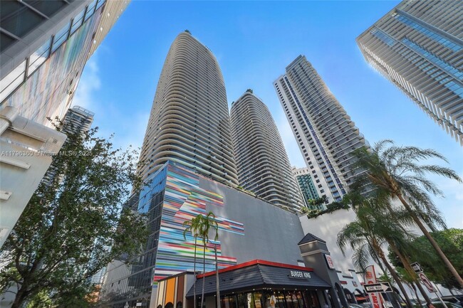 Foto del edificio - 45 SW 9th St