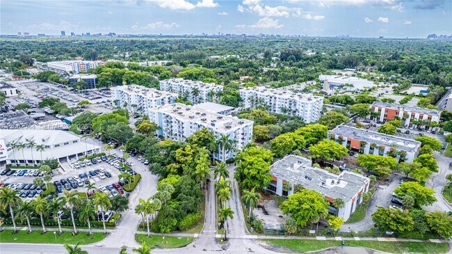 Foto del edificio - 482 NW 165th St