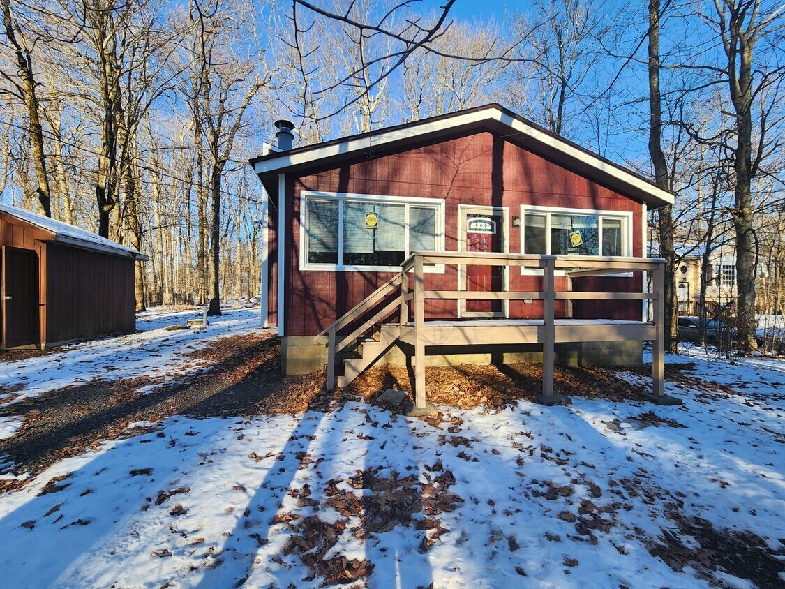 810 Trafalgar Rd, Tobyhanna, PA 18466 House Rental in Tobyhanna, PA