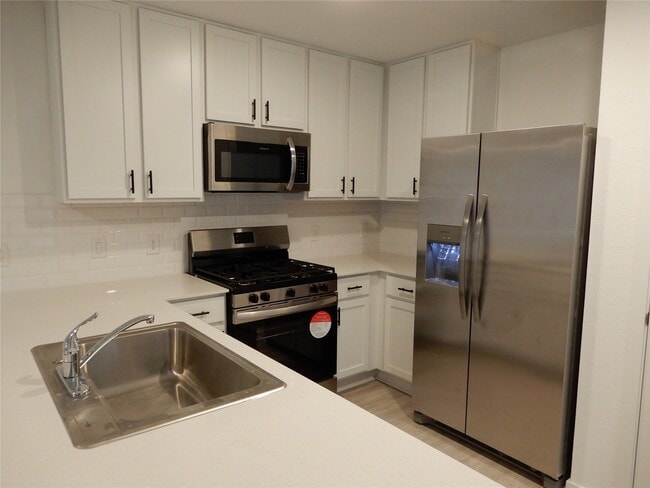 Building Photo - 21369 Carosella Dr