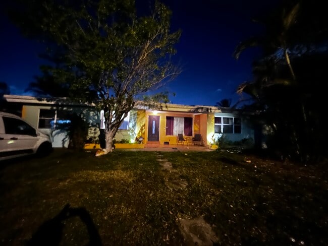 Photo - 381 NW 45th St House