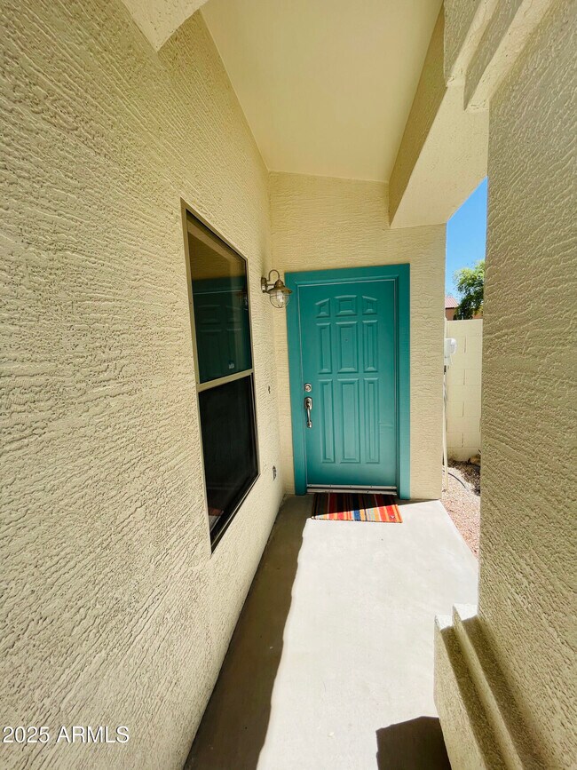 Foto del edificio - 841 E Lovegrass Dr
