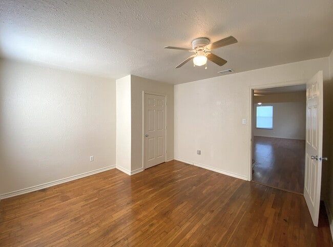 Foto del edificio - 2302 Post Oak Ave