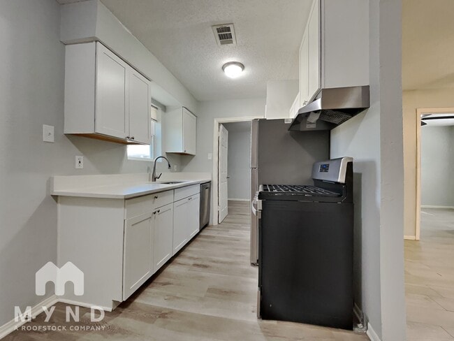 Foto del edificio - 9233 Nyssa St