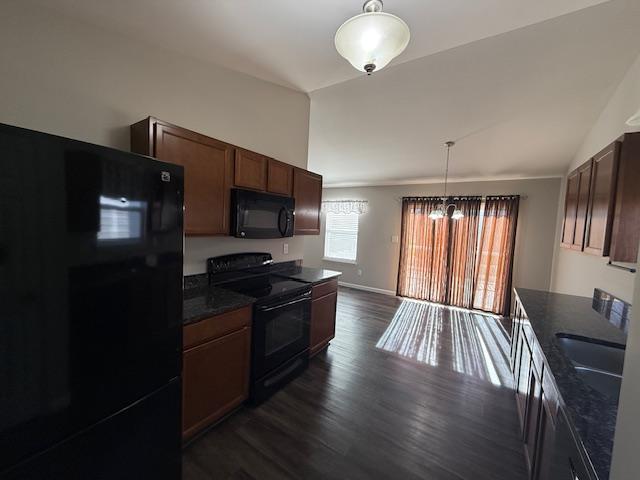 Foto del edificio - 404 Wynchat Dr