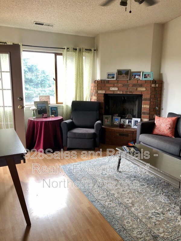 Foto del edificio - 2860 N Fairview Dr
