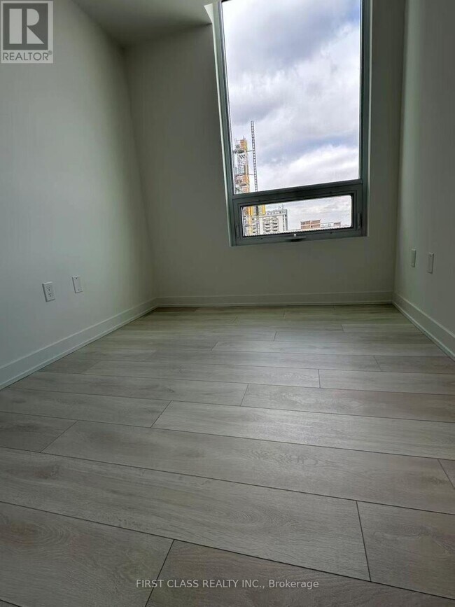 Photo du bâtiment - 117 Broadway Ave