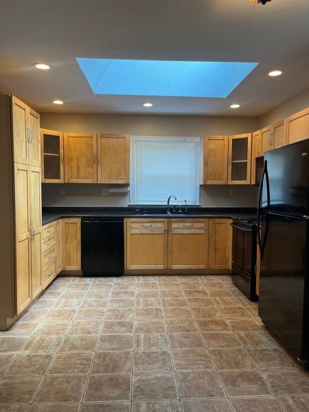 Building Photo - Highly desired S. Knox 3/1 ranch house
