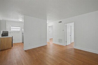 Building Photo - 3170 SW 16th St