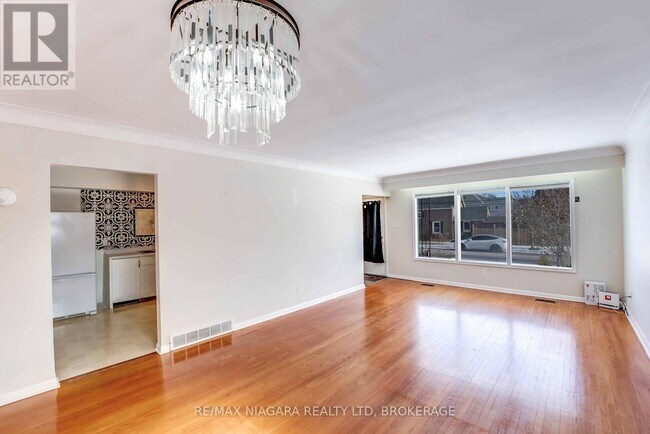 Photo du bâtiment - 144 Elm St