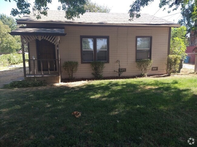 Building Photo - 5665 N Gledhill Ave