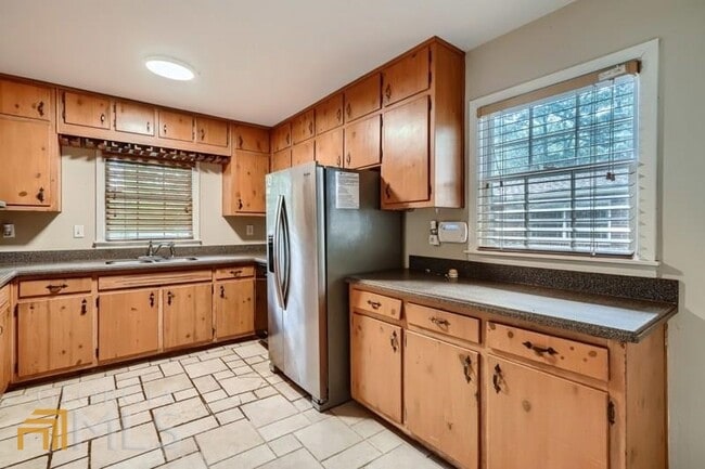 Building Photo - 3762 Greenhill Dr