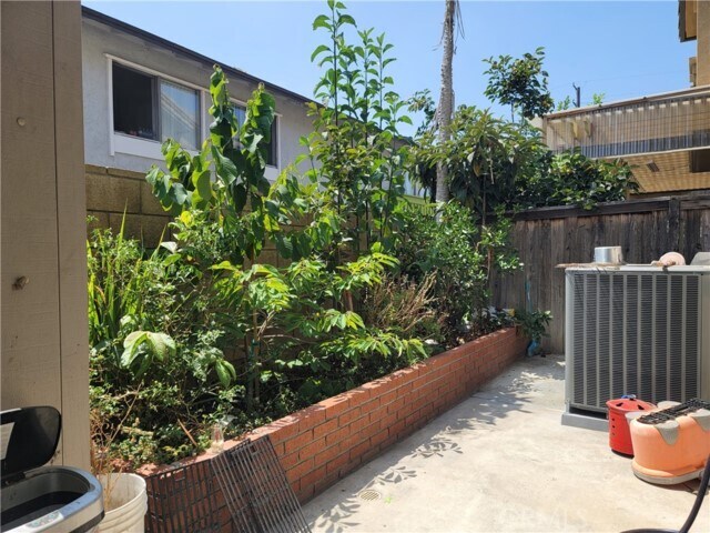 Building Photo - 8089 Cambria Cir