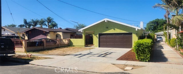 Foto del edificio - 3833 W 113th St