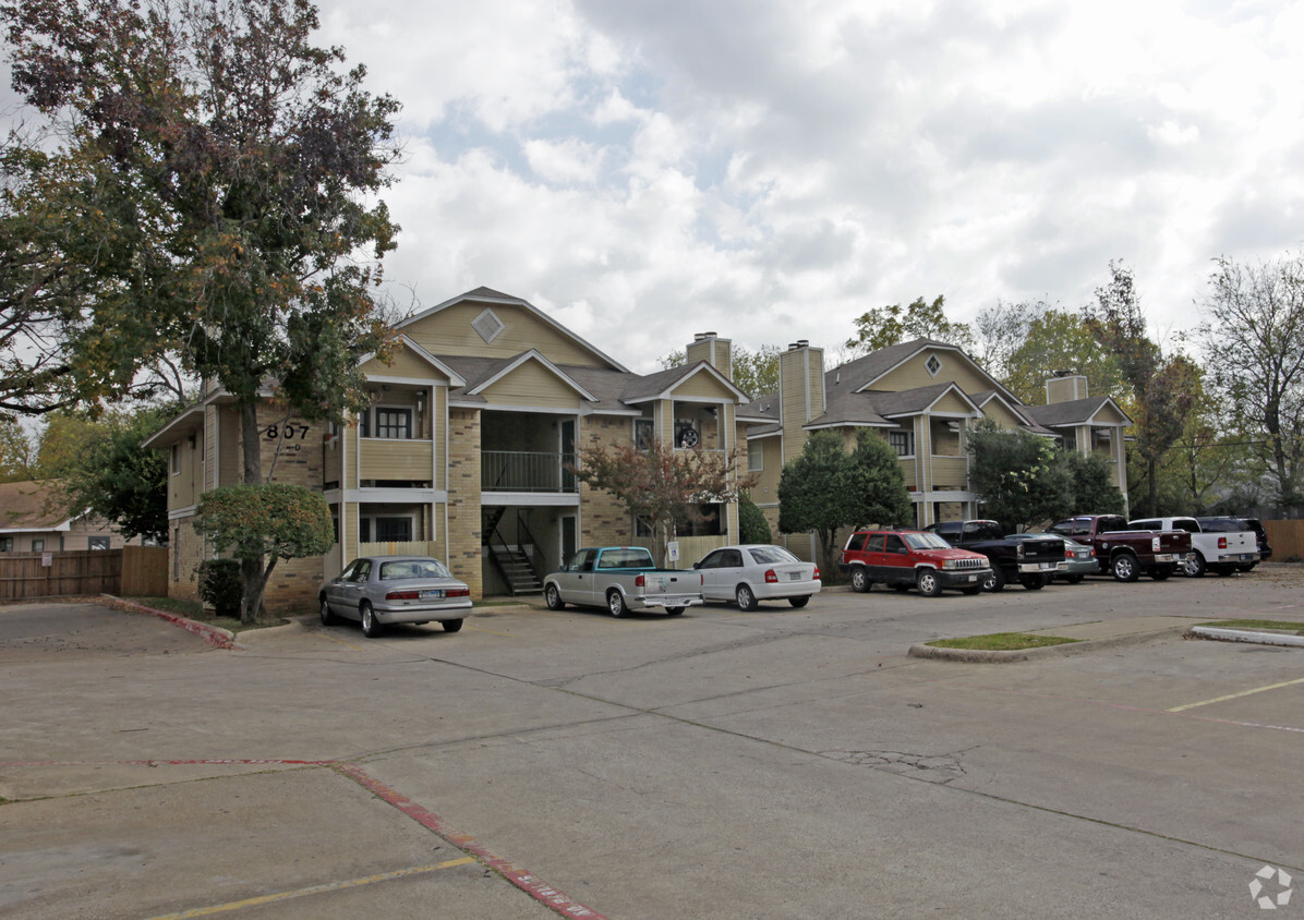 Building Photo - Amber Village Apartments