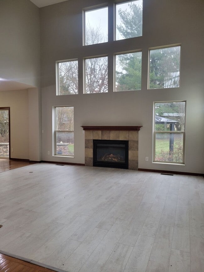 Foto del edificio - 8162 Chateau Ln