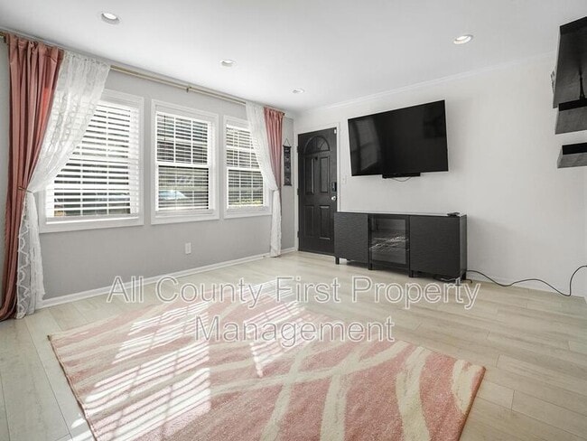 Photo - 2825 Northeast Expy Apartment