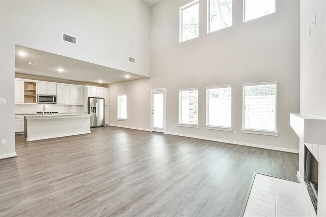 Foto del edificio - 103 N Silver Cres Cir