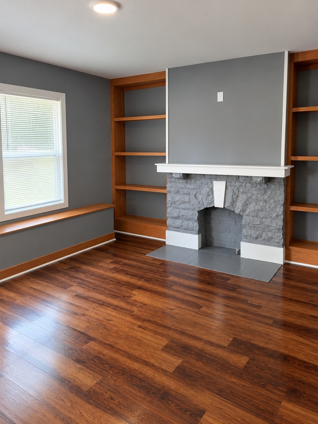 Building Photo - 1547 E McLemore Ave
