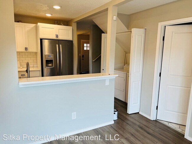 Building Photo - 3 br, 2 bath House - 4811 NE Grand Ave
