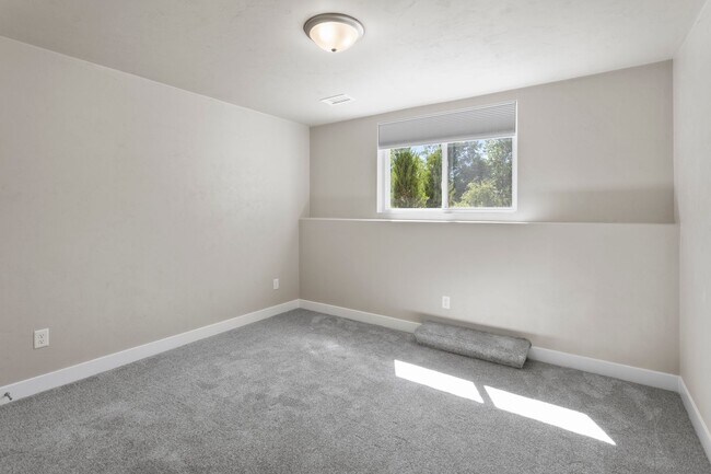 Building Photo - 4802 N Marlo Wy