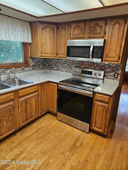 Building Photo - 8 Timberwick Dr