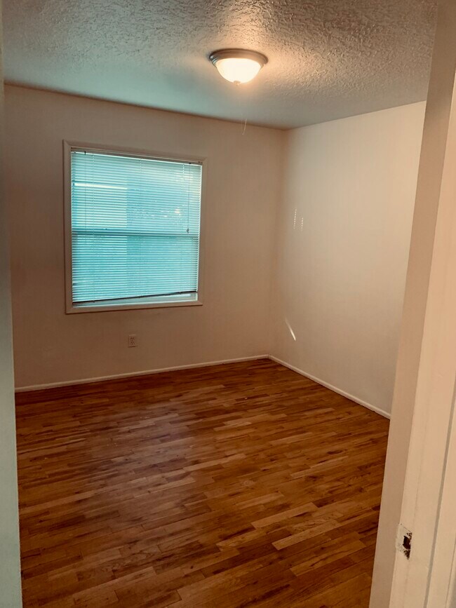 Building Photo - 6144 SE 87th Ave