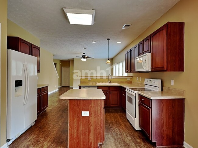 Building Photo - 226 Vintage Cir