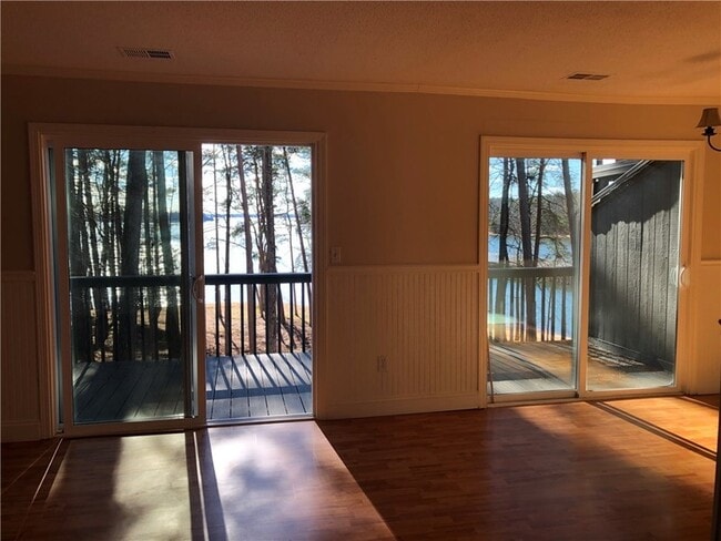 Building Photo - 10C Hartwell Villas