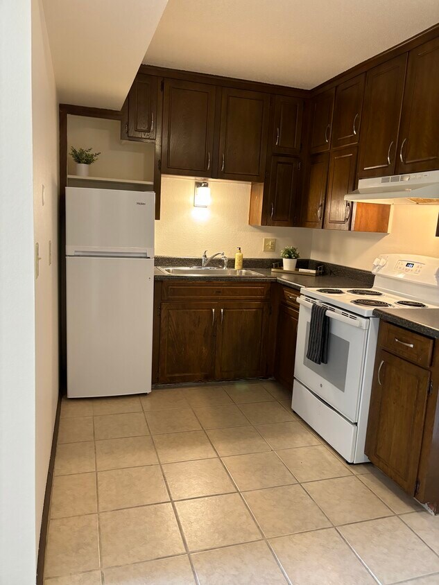 Foto principal - 2727 S Sterling Ave