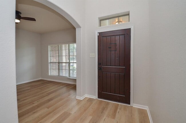 Building Photo - 15219 Bartlett Landing Dr