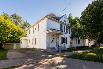 Building Photo - 734 Crosby St NW