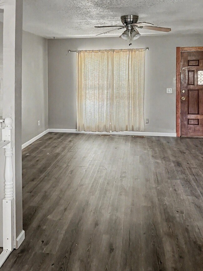 Foto del edificio - 16518 E Wesley Ave