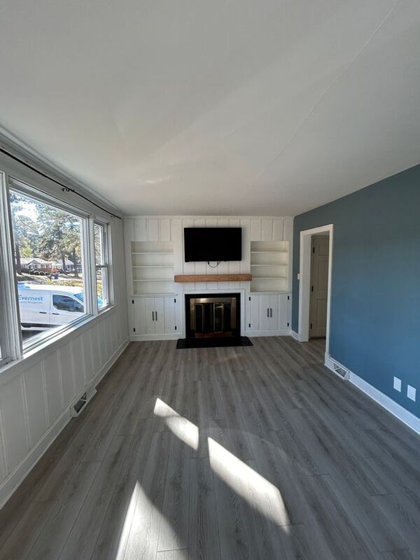 Foto del edificio - 8282 Wonderland Ln