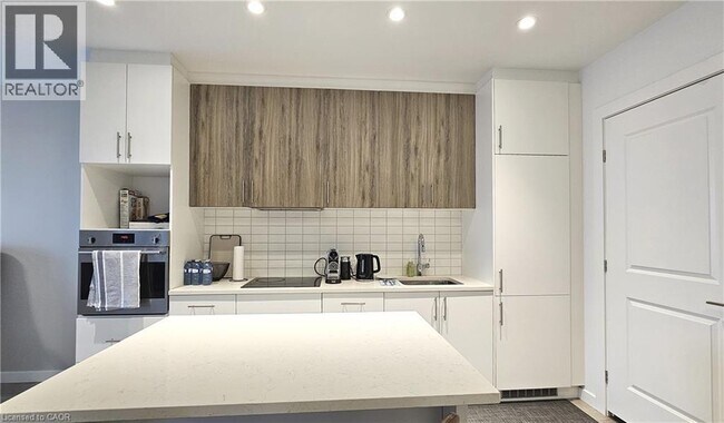 Photo du bâtiment - 181 King St S