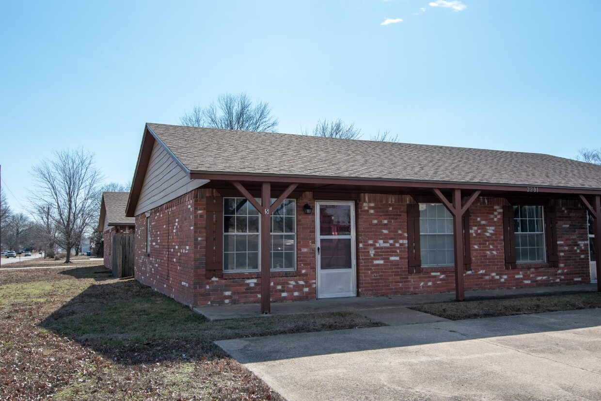 Primary Photo - 2 Bedroom 1 Bath