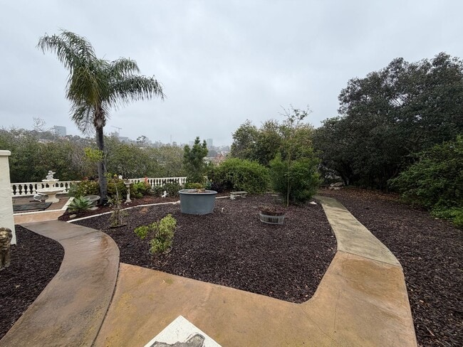 Building Photo - 3 bedroom house with amazing views