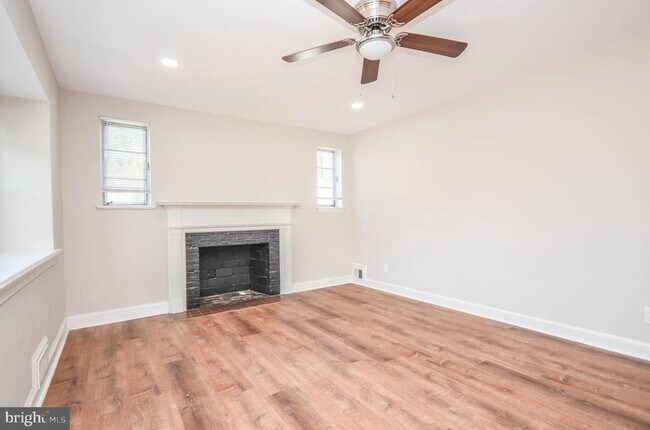 Building Photo - 9107 Lindale Dr