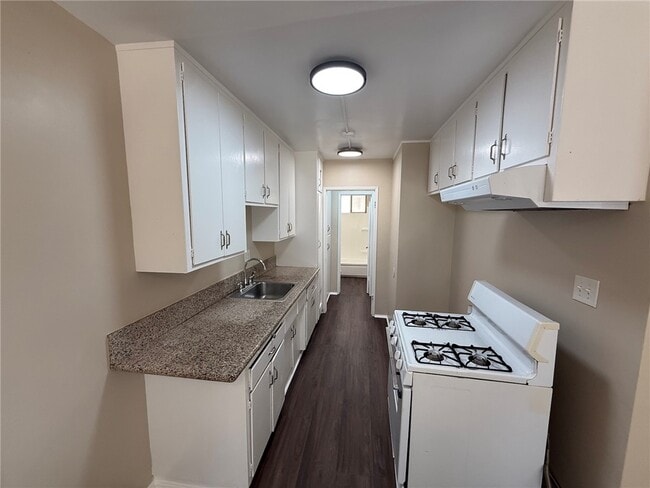 Foto del edificio - 414 N San Gabriel Ave