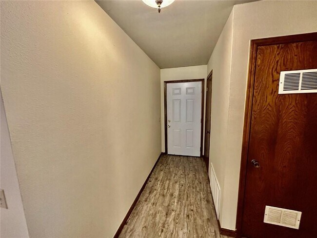 Foto del edificio - 1506 Bella Vista Rd