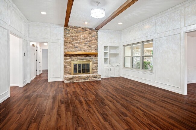 Building Photo - 5502 Coronado Dr