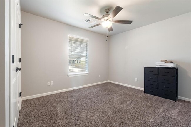 Foto del edificio - 800 Cassandra Ln