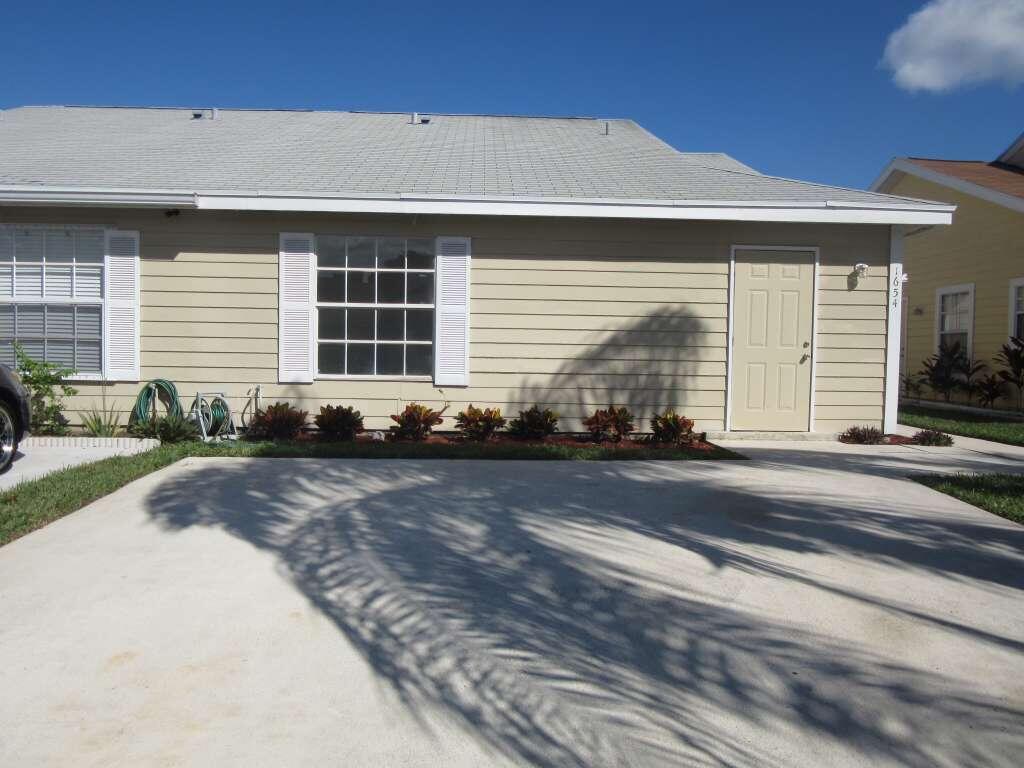 Primary Photo - 1654 Royal Forest Ct