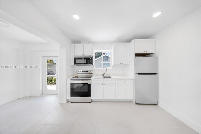 Building Photo - 250 NW 98th St