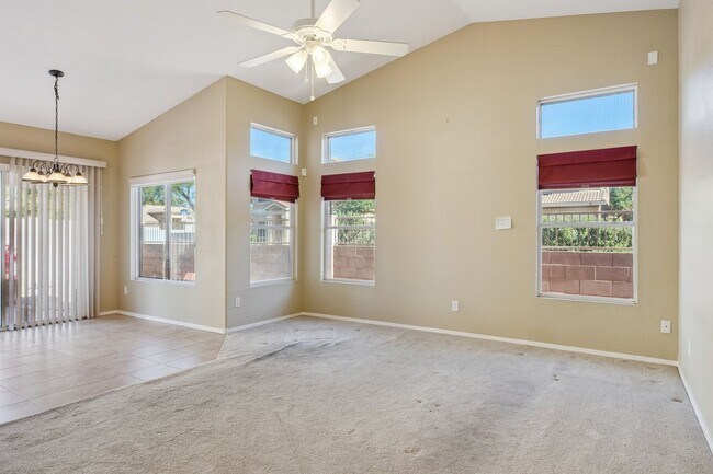 Foto del edificio - 6664 E Virginia St