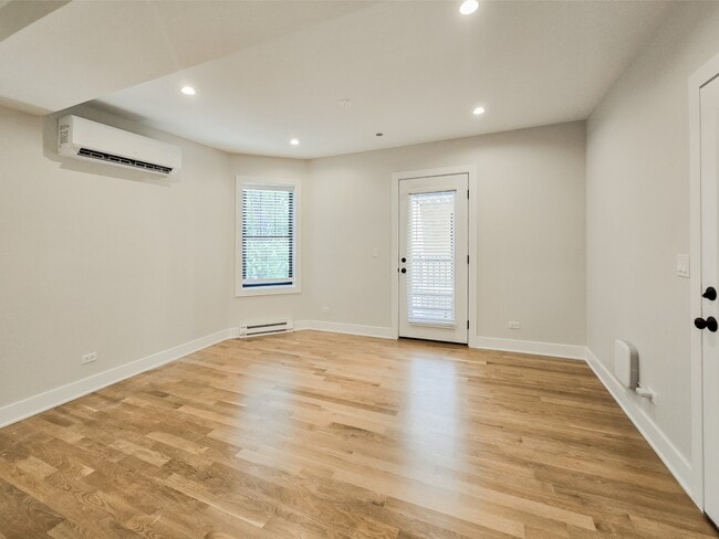Building Photo - Bissell Apartments