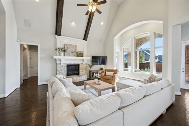 Foto del edificio - 4571 Acacia Pkwy